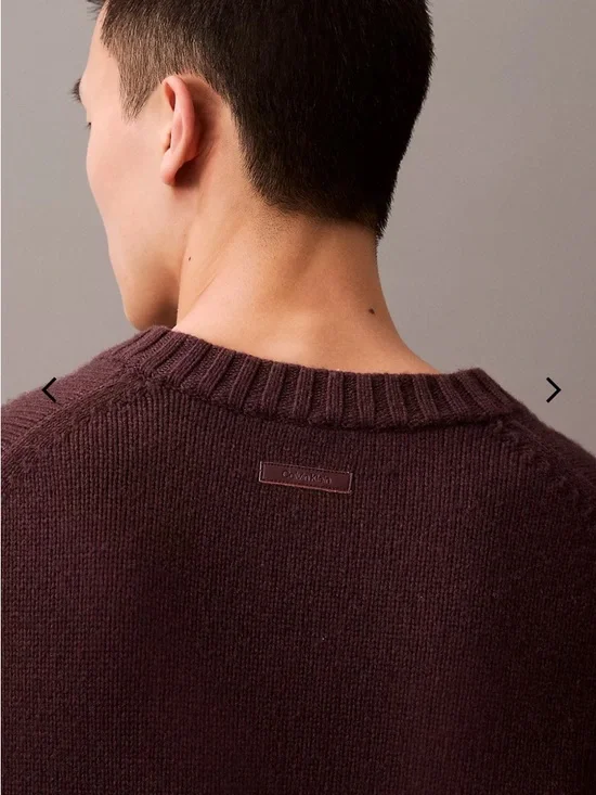 Calvin Klein | Wool V-Neck Sweater in Raisin Burgendy (X-Small) - Picture 3 of 11